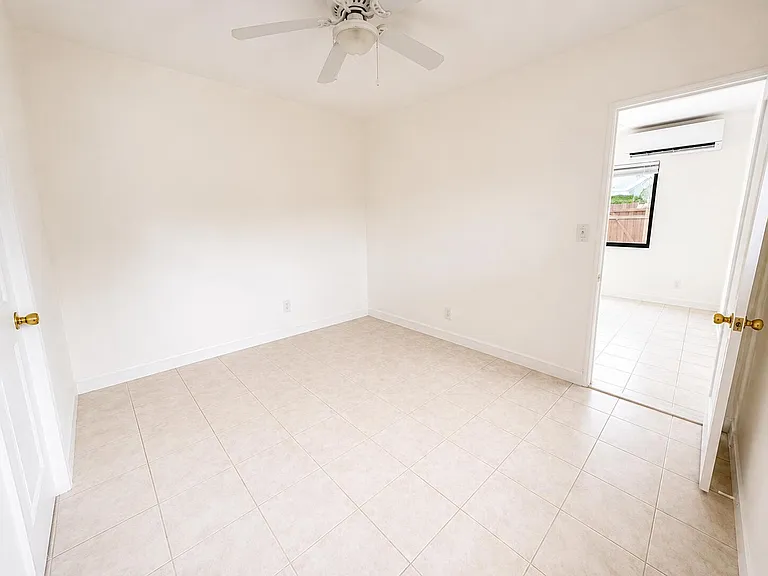 1724 NE 17th St #1-2 — Photo 18
