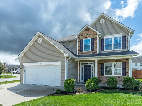 222 Haw River Rd, Fletcher, NC 28732