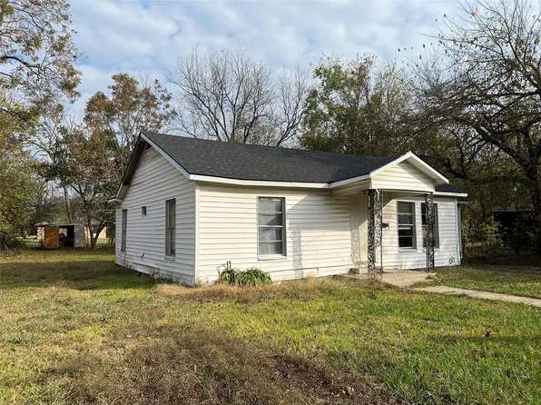457 E James St, Wills Point, TX 75169