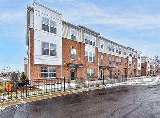 2943 Reflection Dr, Naperville, IL 60540