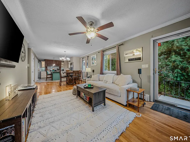 67 Beecher Ave — Photo 9