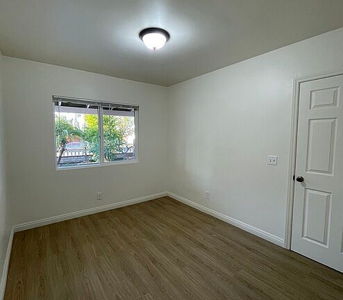 4th image of 401 Harwood Pl #401