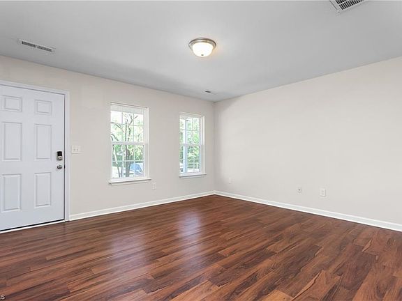 4th image of 113 Swan Haven Ln