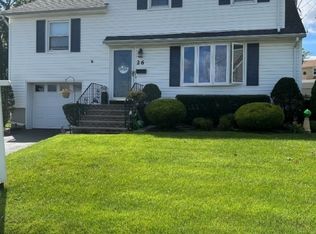 26 Leonhardt Ct, Saddle Brook, NJ 07663