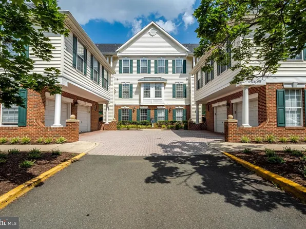25230 Pond View Sq Unit 102, South Riding, VA 20152