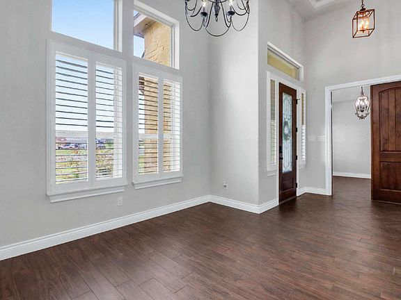 4th image of 380 Abrego Lake Dr