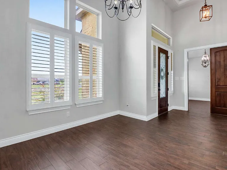 380 Abrego Lake Dr — Photo 4