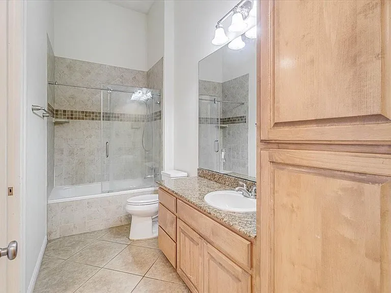 14910 Leeward Dr #304 — Photo 33