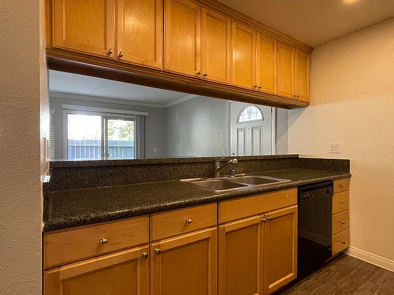 Park Plaza Apartments — Photo 81