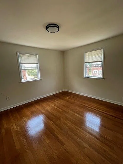 3 bed, 1.5 bath, 1645 sqft, $2,399 — Photo 2
