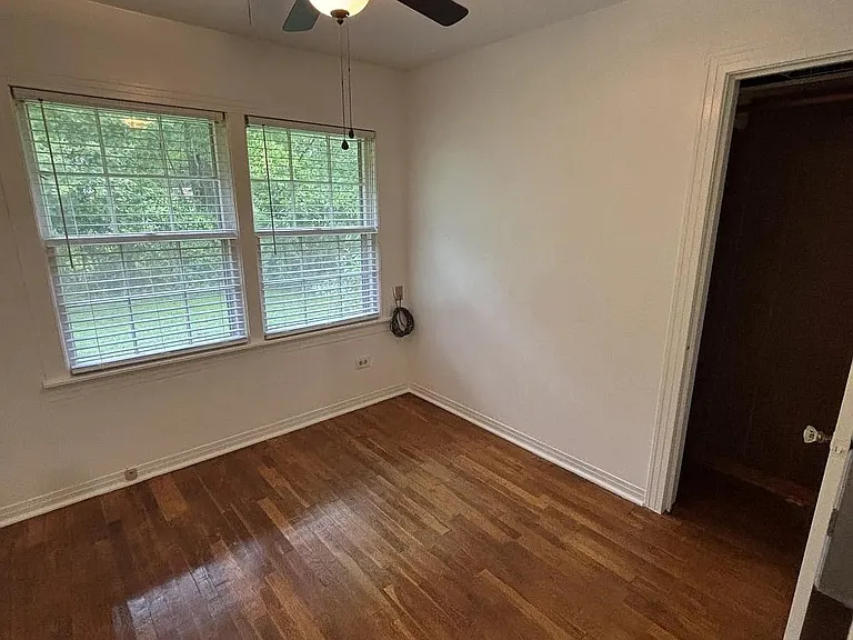 1705 Lotus Ln — Photo 4