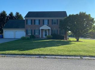 120 Riding Silks Ln, York, PA 17404