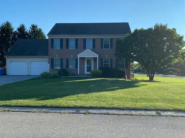 120 Riding Silks Ln, York, PA 17404