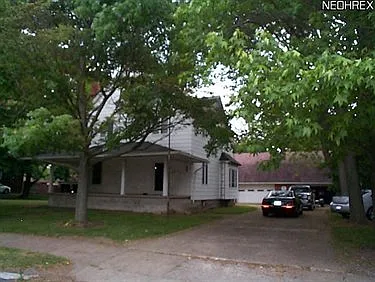 356 Poland Ave photo 1