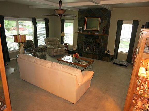 2nd image of 4058 Benbrook St