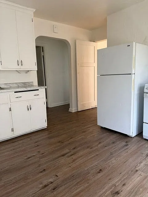 2 bed, 1.0 bath, $1,100 — Photo 2