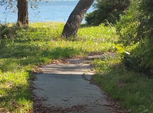 2000 Grayson Dr, Navarre, FL 32566