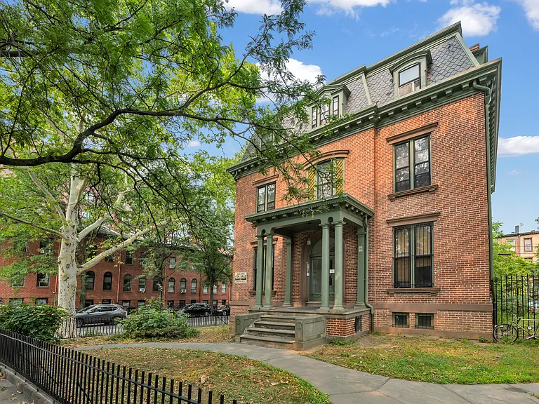 395 Washington Ave #6 — Photo 4