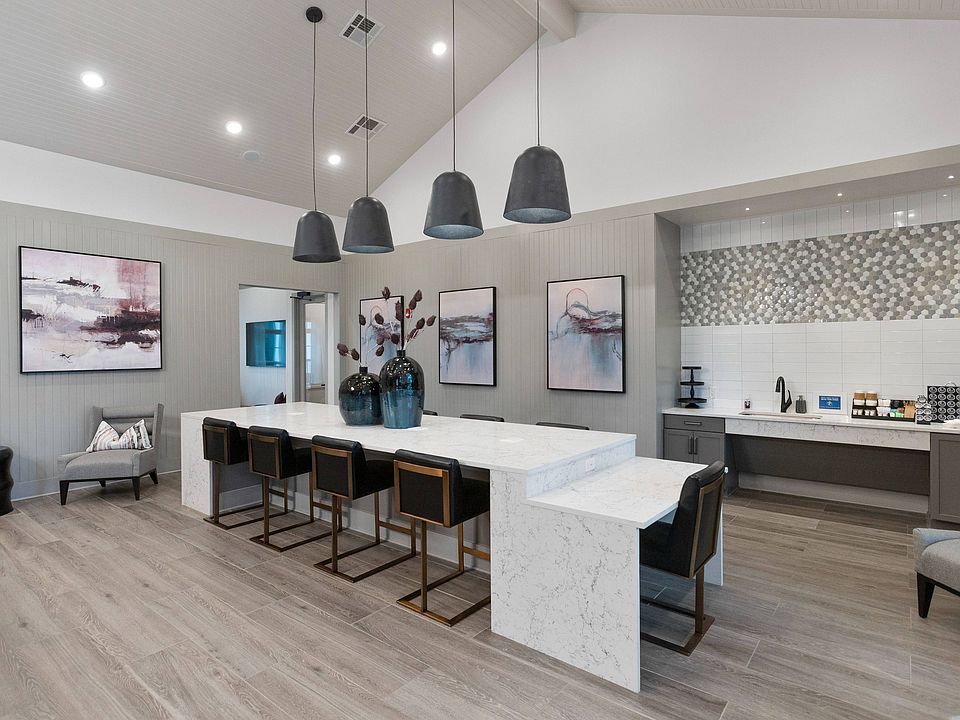 Tapestry Northridge Leasing Office