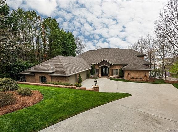 3rd image of 15734 Eagleview Dr