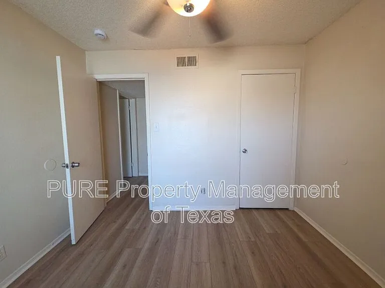 5808 Wellington Dr #3 — Photo 17