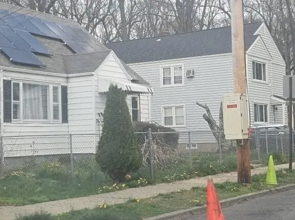 89 Foster Sq, Bridgeport, CT 06610