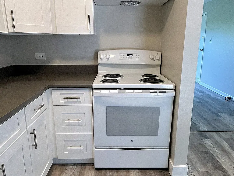 Oak North Apartments — Photo 9