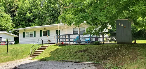209 Woods Edge Ln Photo 1