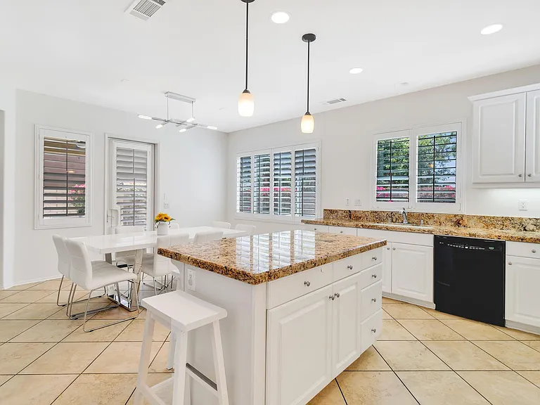 43073 Traccia Way — Photo 19