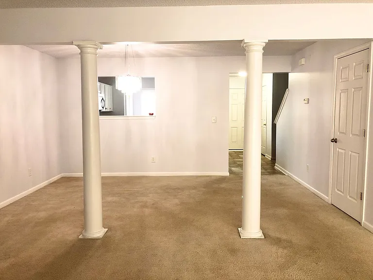9511 Brackenview Ct — Photo 10