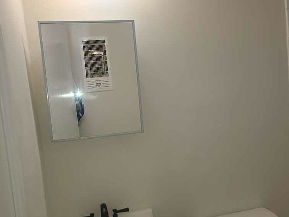3rd image of 712 28th Ave N Unit B
