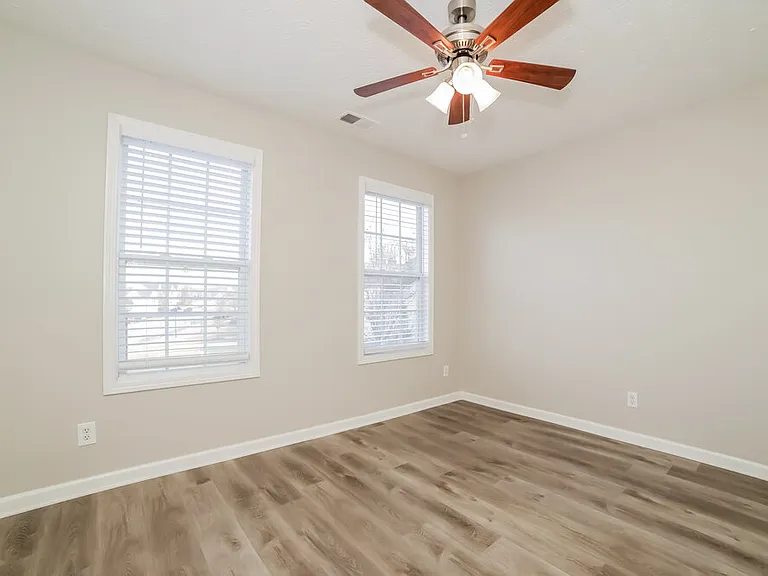 91 Christopher Dr — Photo 14