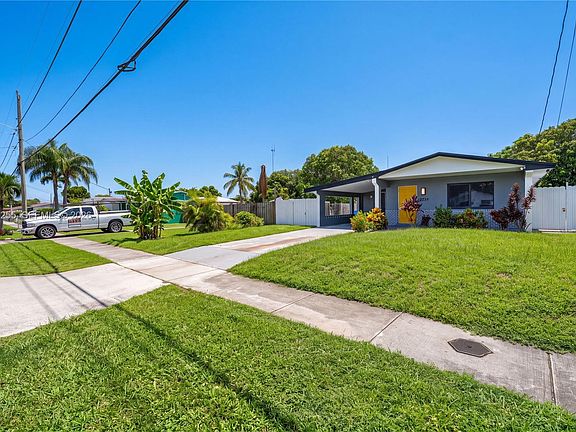 4th image of 5724 SW 18th St