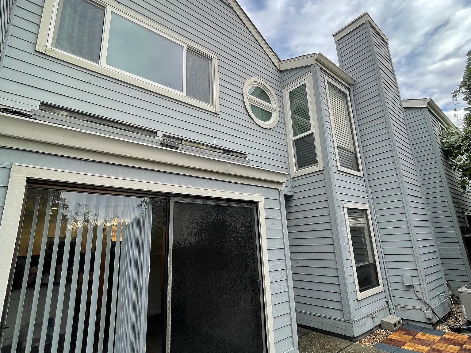 2 bed, 1207 sqft, $2,100 — Photo 2