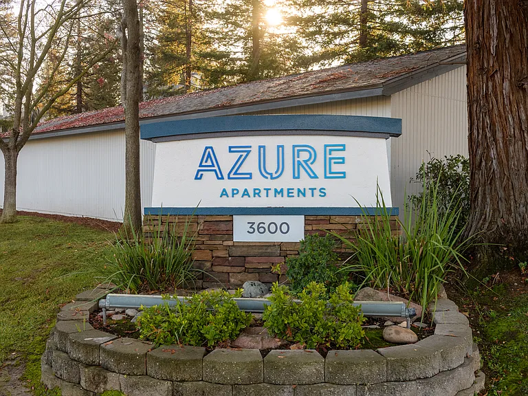 Azure — Photo 170