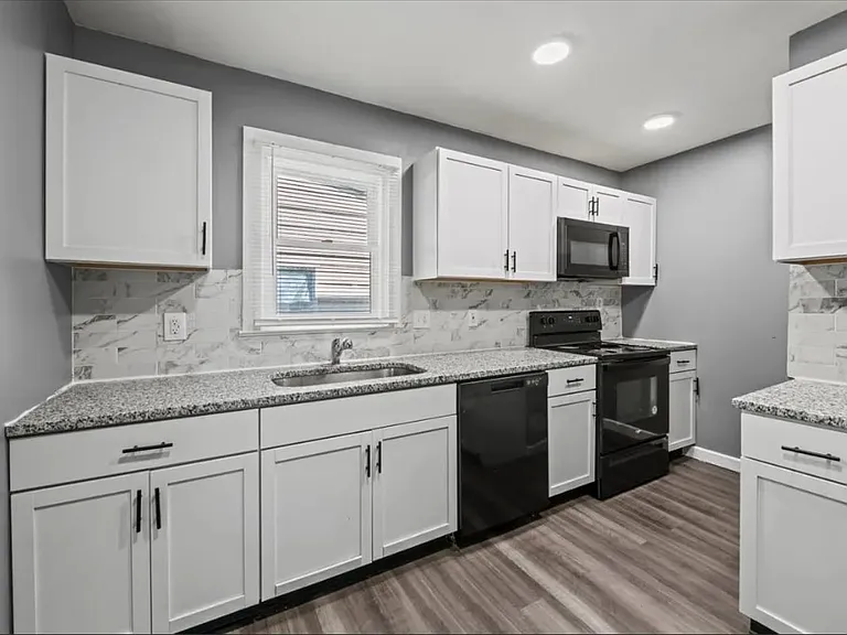 409 N Temple Ave — Photo 12