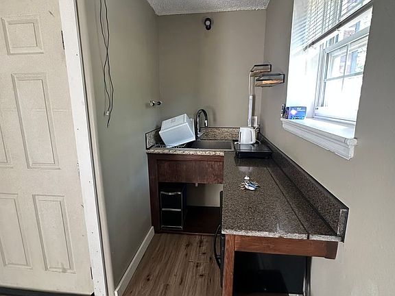 2nd image of 2139 Grant St #2