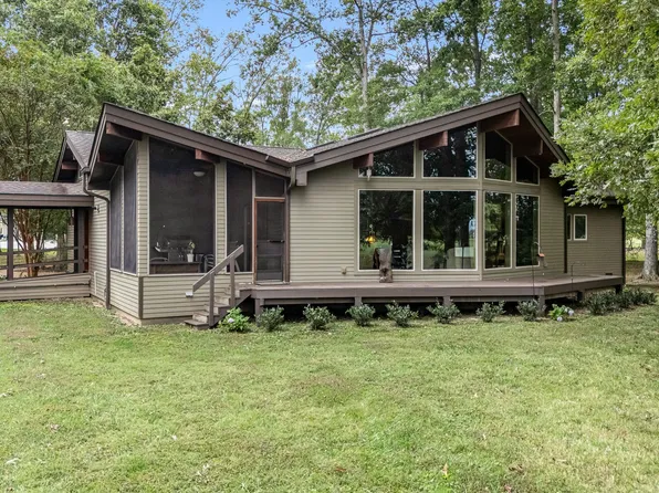 103 E Crosswinds Ct, Tullahoma, TN 37388