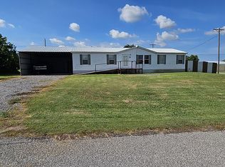 306 E 9th St, Leedey, OK 73654