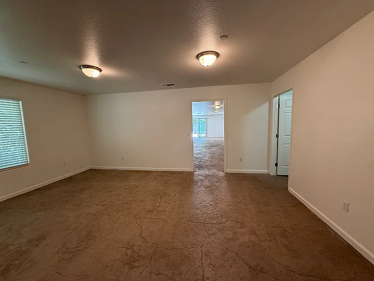 4316 Illinois Ave — Photo 22
