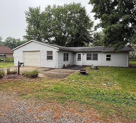 2nd image of 4 Miller Ln
