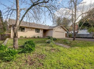855 1st St, Sebastopol, CA 95472