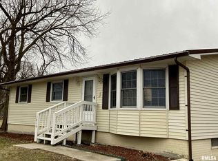 1814 16th Ave, Viola, IL 61486