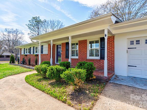 2nd image of 420 Stroud Rd