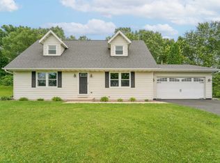 N8095 Rolling Hills Dr, Fond Du Lac, WI 54937