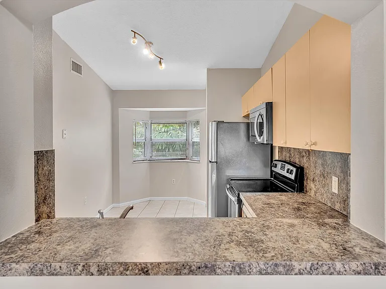 3504 Briar Bay Blvd #204 — Photo 4