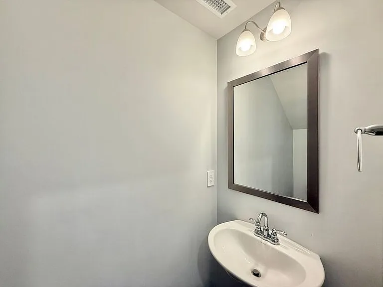 88 Liam St — Photo 11