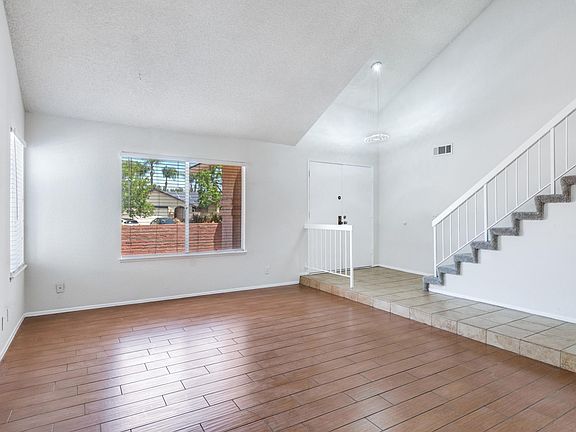 4th image of 3651 Garden Ct