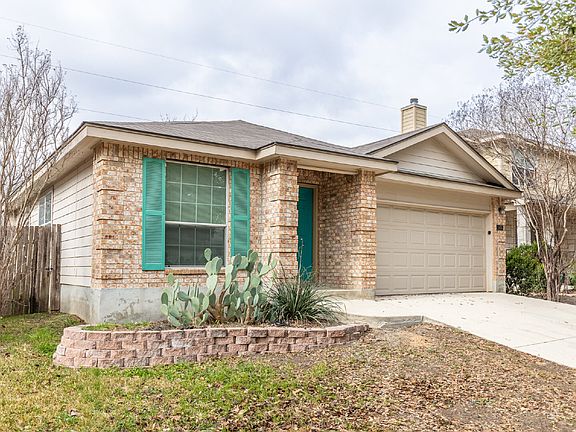 3rd image of 2476 Medina Dr