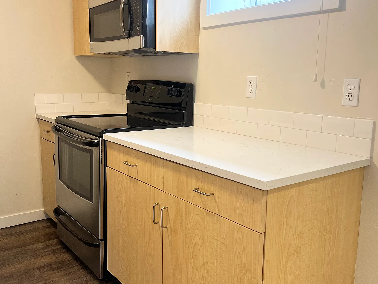 1 bed, 555 sqft, $1,305 — Photo 3